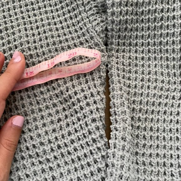 Moon & Madison Sage Green Cardigan Size Medium - Picture 10 of 10